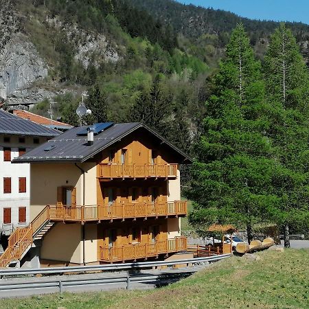 Ai Larici Hotel Perarolo di Cadore Luaran gambar